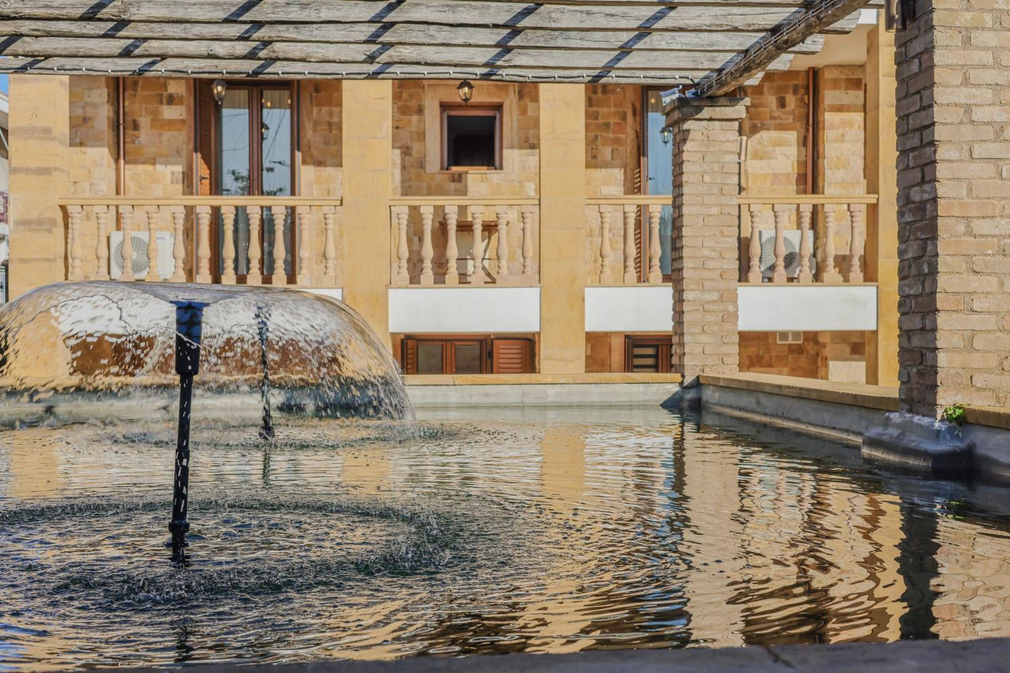 Archontiko Frideriki Luxury Apartments Chios Town Exterior foto